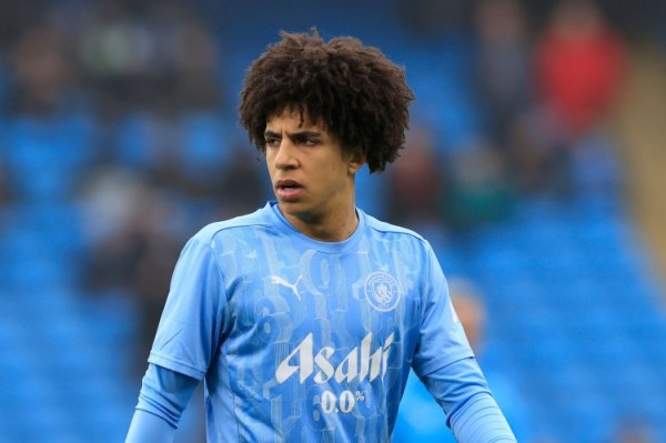 刘易斯谈未来:我从未想过去其他俱乐部,一直都希望为曼城效力