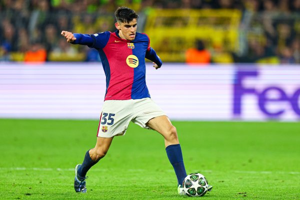 世体:巴萨中卫位置人手短缺,马丁被视为可能的中卫后备